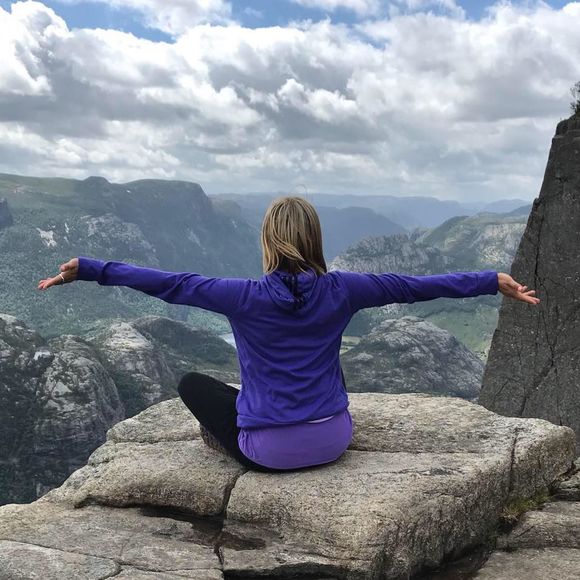 Meet your Posher, Rachel - Picture 1 of 1